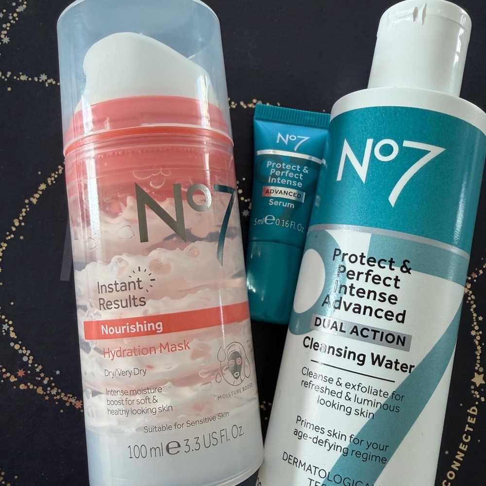 No7 Protect & Perfect Set, 4 items - Picture 9 of 11